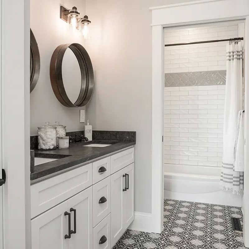 Showplace Cabinetry - Bathroom - Dynamically Designed
